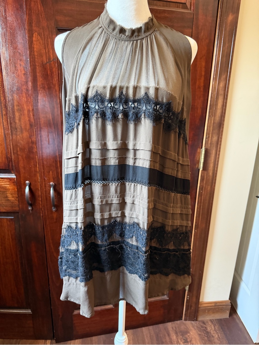Gary Graham sleeveless tiered tunic top